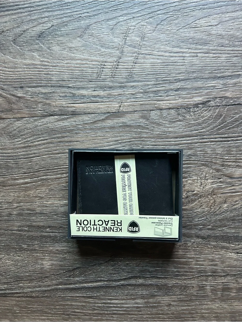 Kenneth Cole Reaction Black Leather Bi-Fold Wallet with Money Strap New